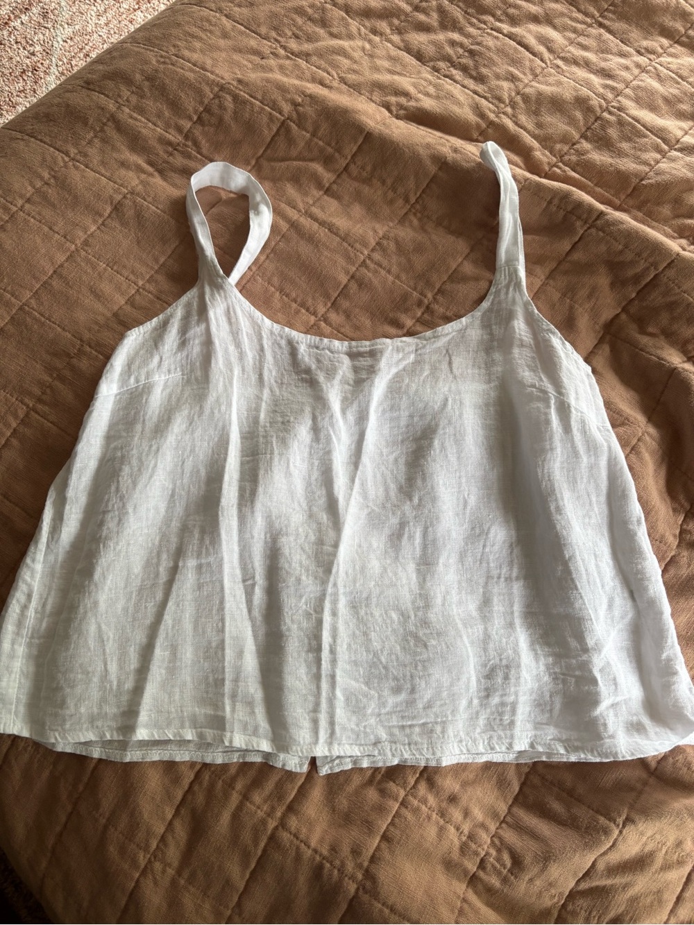 Relaxed White Linen Scoop Camisole - Picture 4 of 5